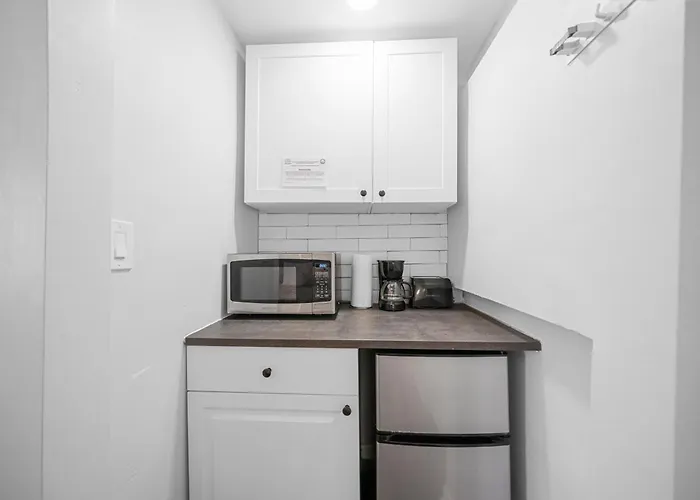 Nine20 Collins Apartments By Lowkl