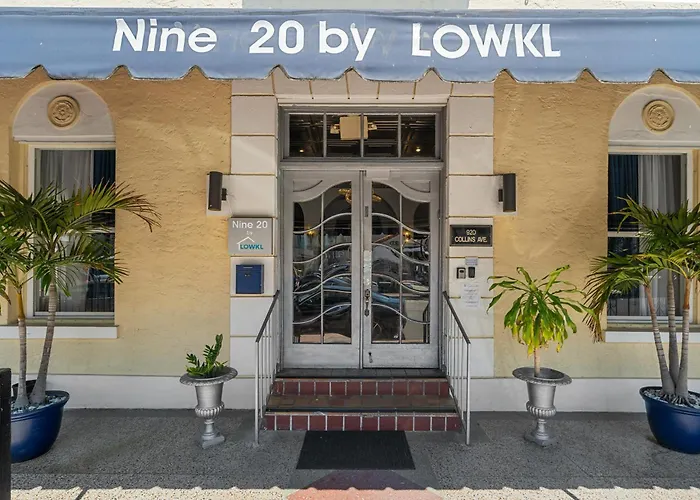 Nine20 Collins Apartments By Lowkl